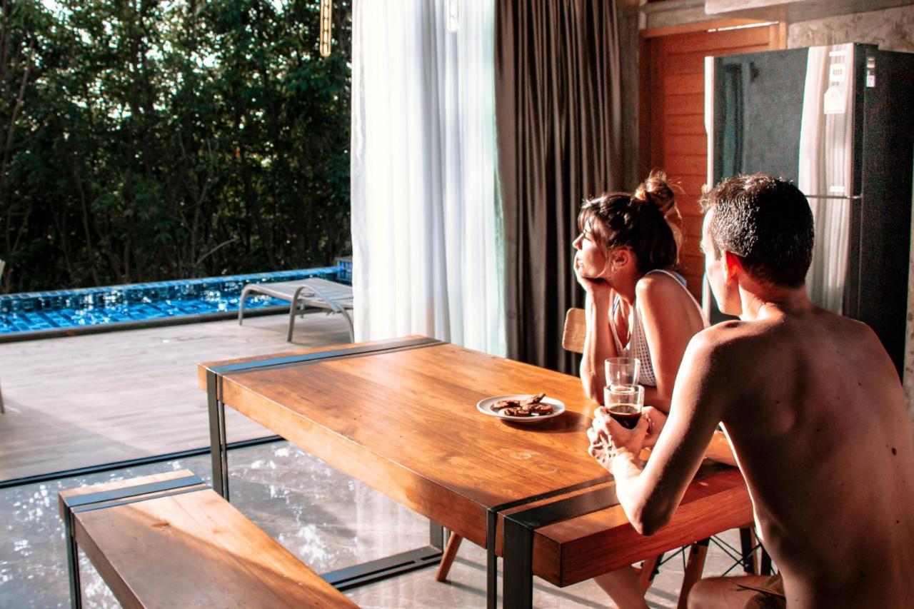 Stylish Pool Villa - 10 Mins Walk To The Beach เกาะลันตา ภายนอก รูปภาพ